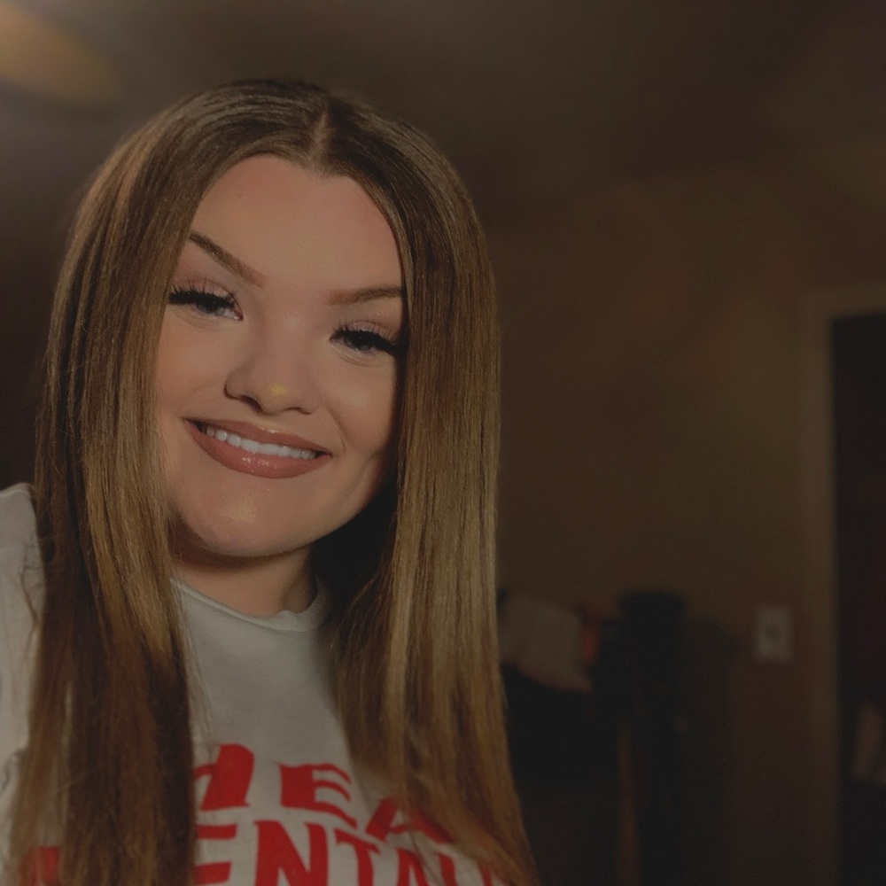 Meet your Posher, Chloe